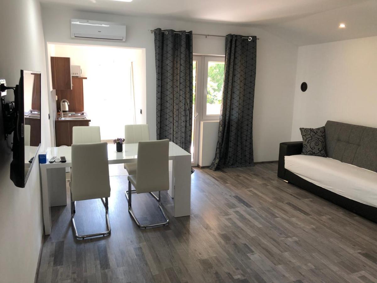 Apartmani Bm Biograd Na Moru Ngoại thất bức ảnh