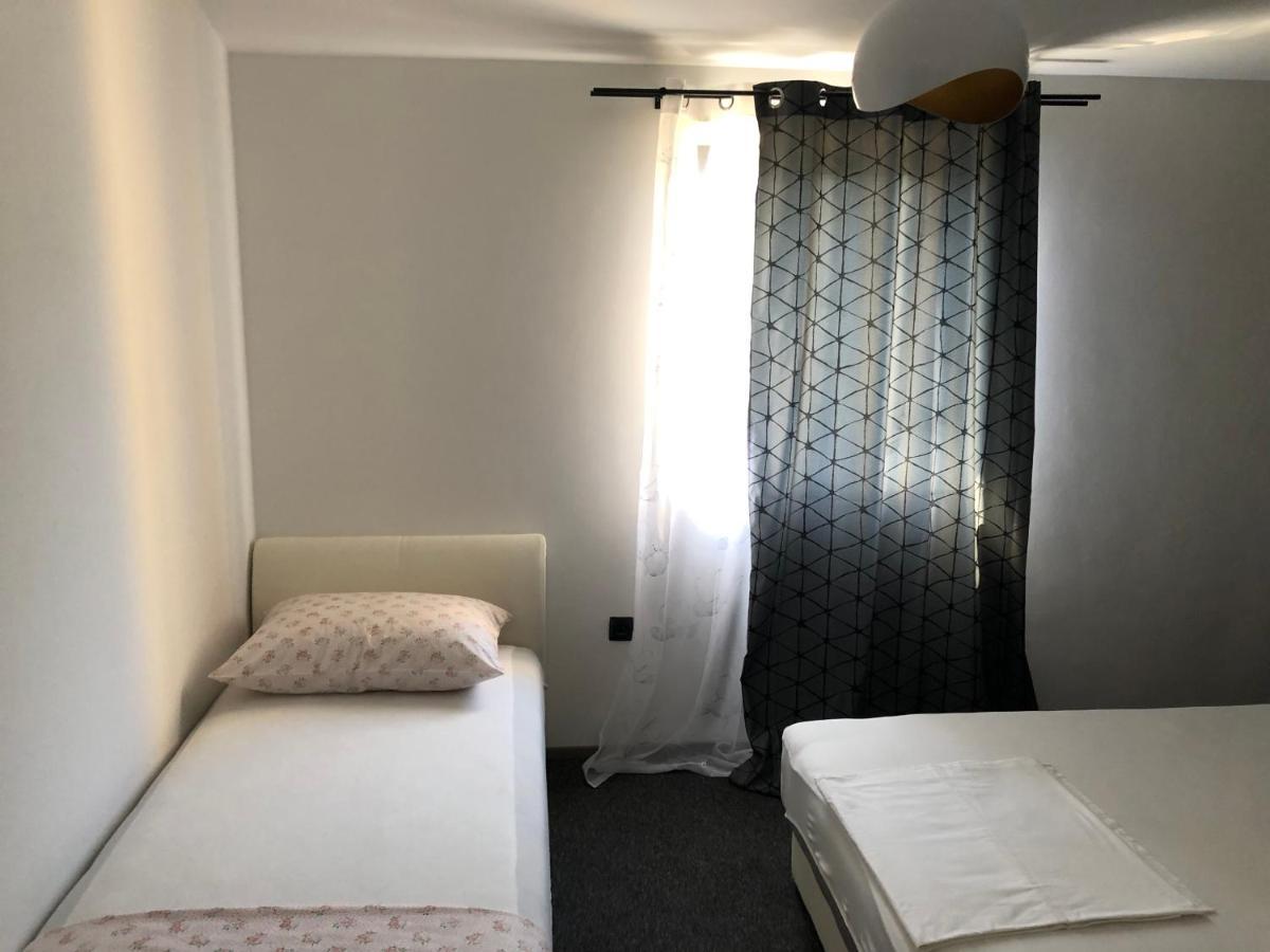 Apartmani Bm Biograd Na Moru Ngoại thất bức ảnh
